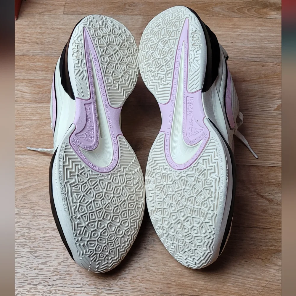 Nike Women's Cream and Pink Athletic Shoes